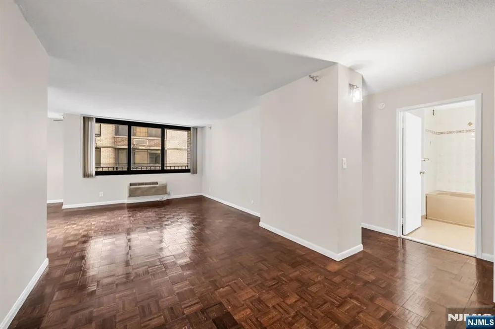326 Prospect Avenue 6J Hackensack, NJ 07601