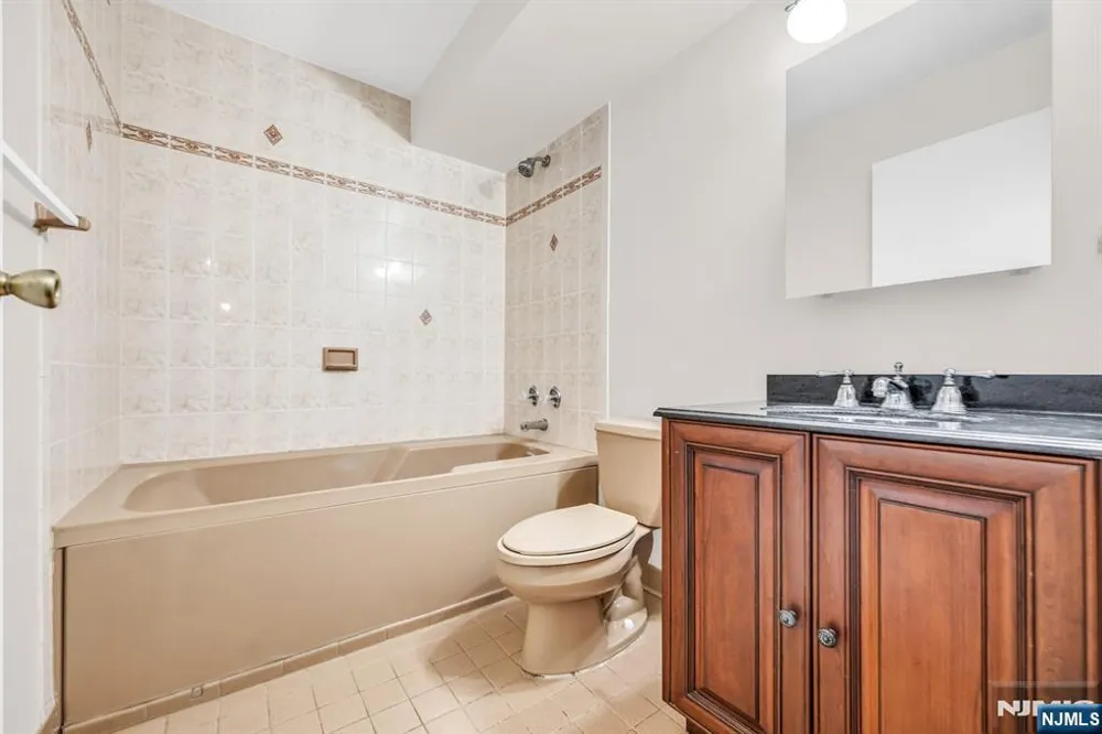 326 Prospect Avenue 6J Hackensack, NJ 07601