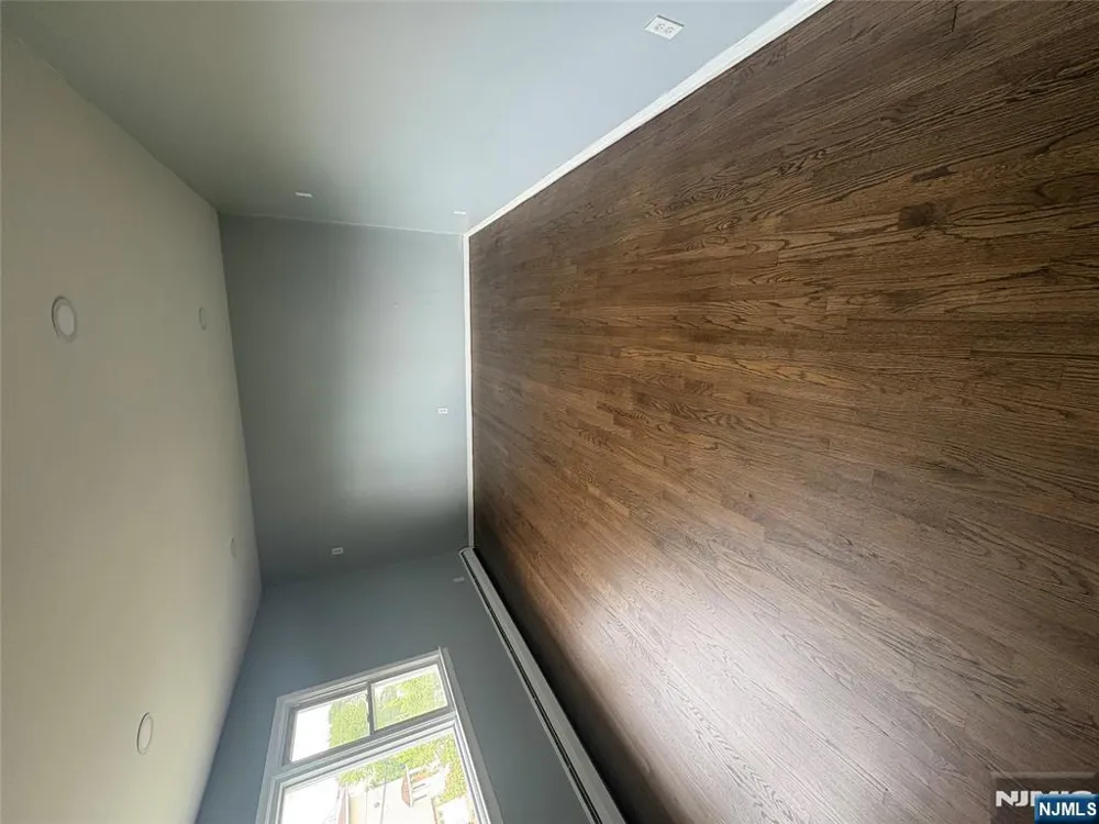 10 Strong Street #2 Wallington, NJ 07057