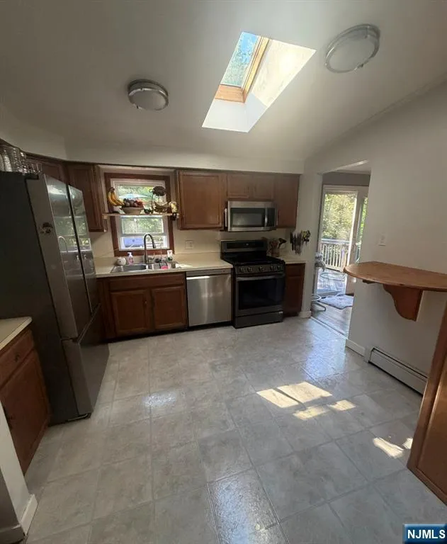 91 Bayonne Drive West Milford, NJ 07421
