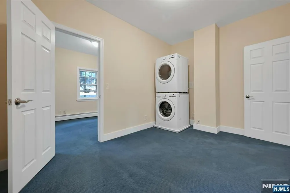 288 Van Dien Avenue D Ridgewood, NJ 07450