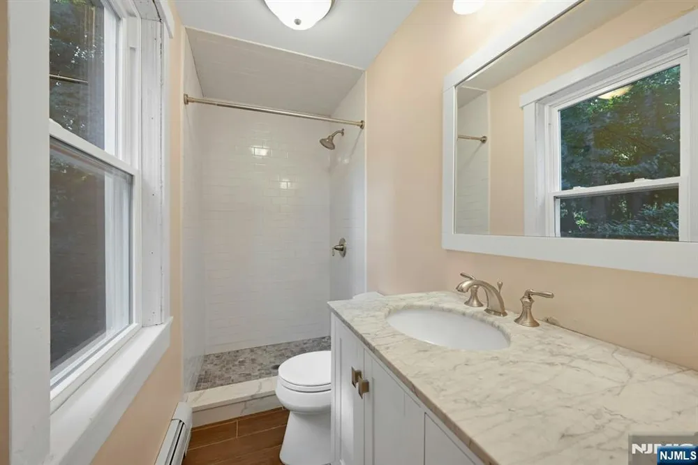288 Van Dien Avenue D Ridgewood, NJ 07450