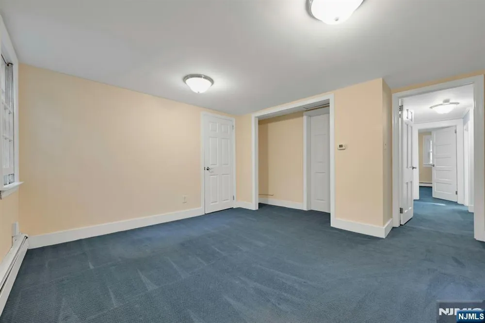 288 Van Dien Avenue D Ridgewood, NJ 07450