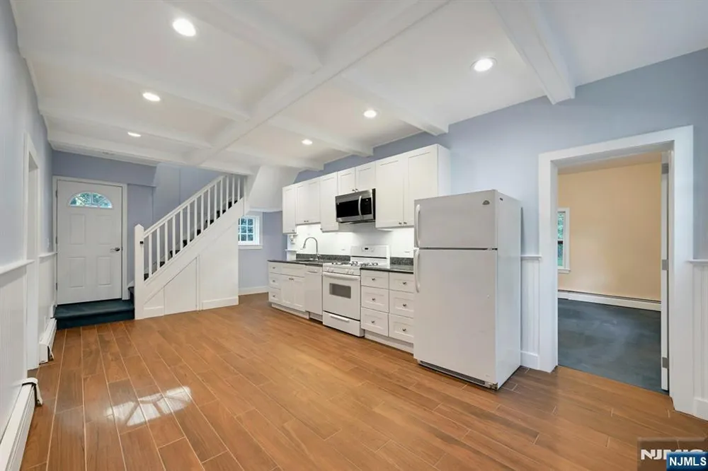 288 Van Dien Avenue D Ridgewood, NJ 07450
