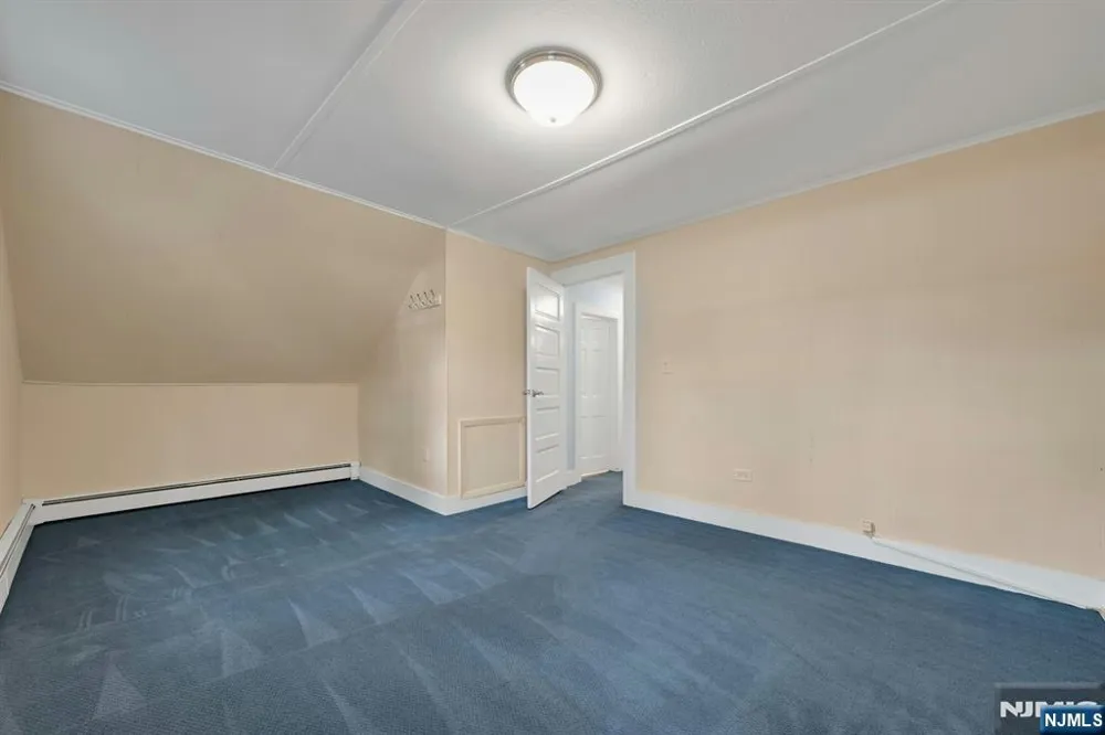 288 Van Dien Avenue D Ridgewood, NJ 07450