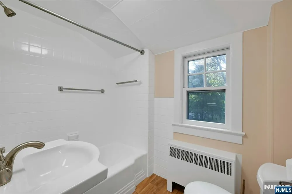 288 Van Dien Avenue D Ridgewood, NJ 07450
