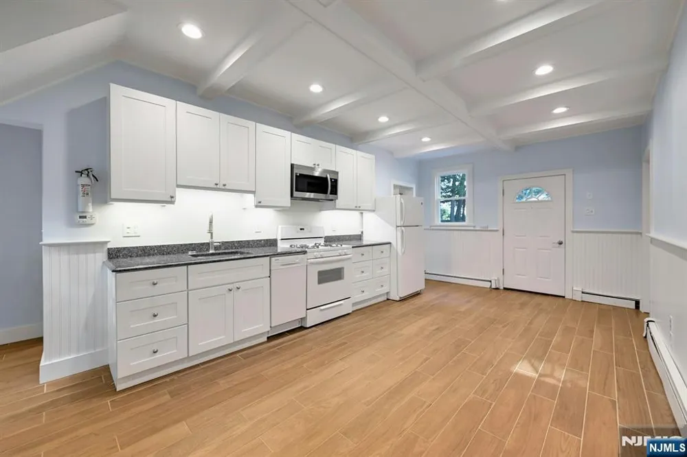 288 Van Dien Avenue D Ridgewood, NJ 07450