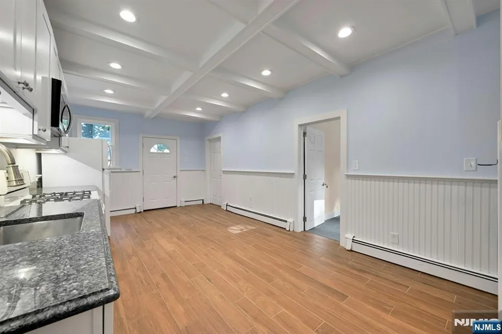 288 Van Dien Avenue D Ridgewood, NJ 07450