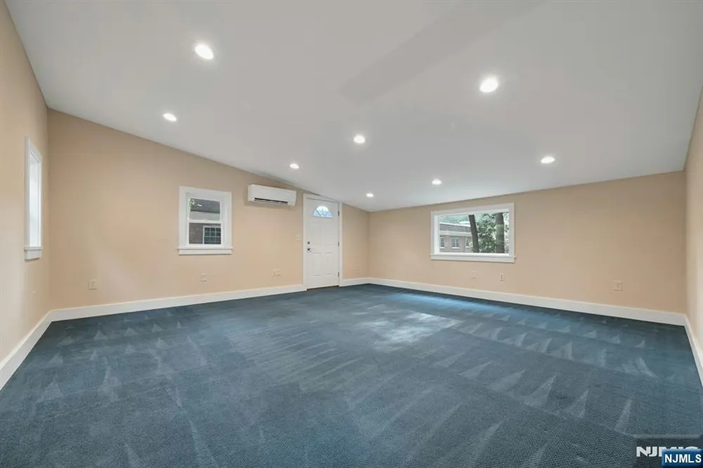 288 Van Dien Avenue D Ridgewood, NJ 07450