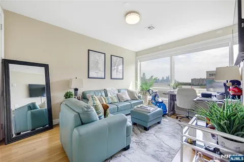 15 Somerset Lane 514