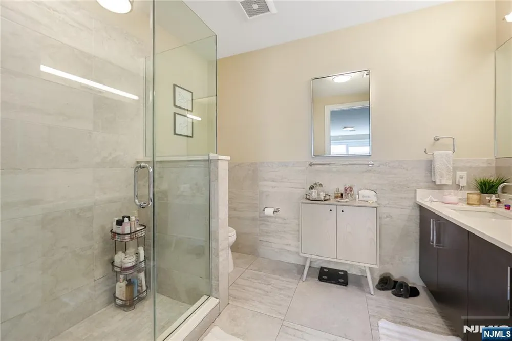 15 Somerset Lane 514 Edgewater, NJ 07020