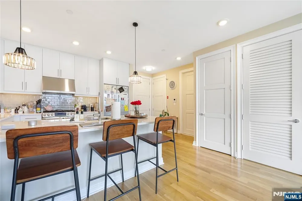 15 Somerset Lane 514 Edgewater, NJ 07020