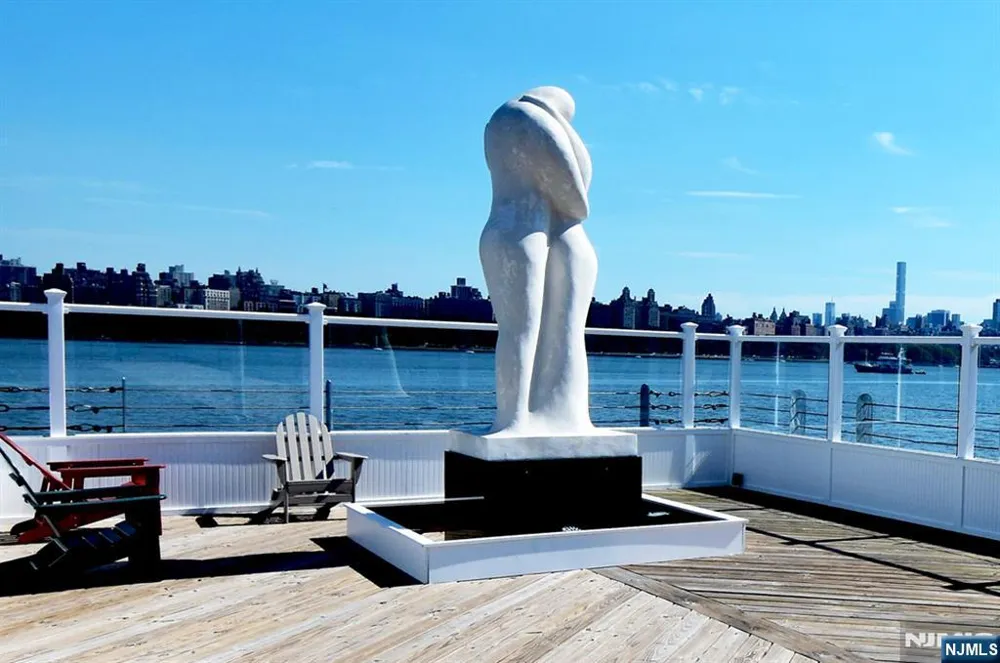 15 Somerset Lane 514 Edgewater, NJ 07020