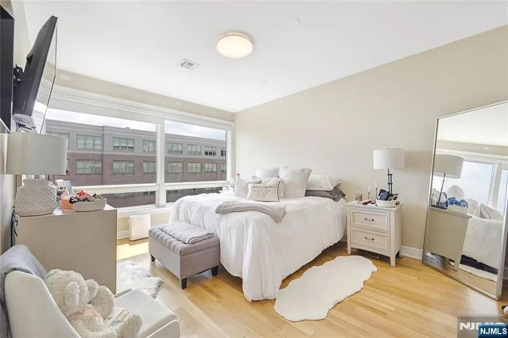 15 Somerset Lane 514 Edgewater, NJ 07020