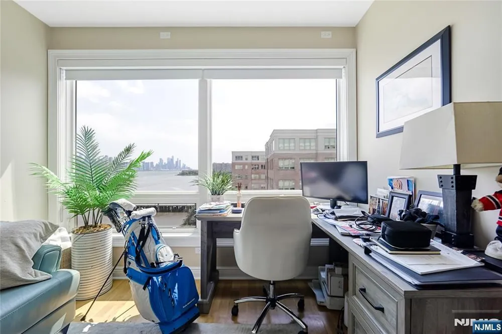 15 Somerset Lane 514 Edgewater, NJ 07020