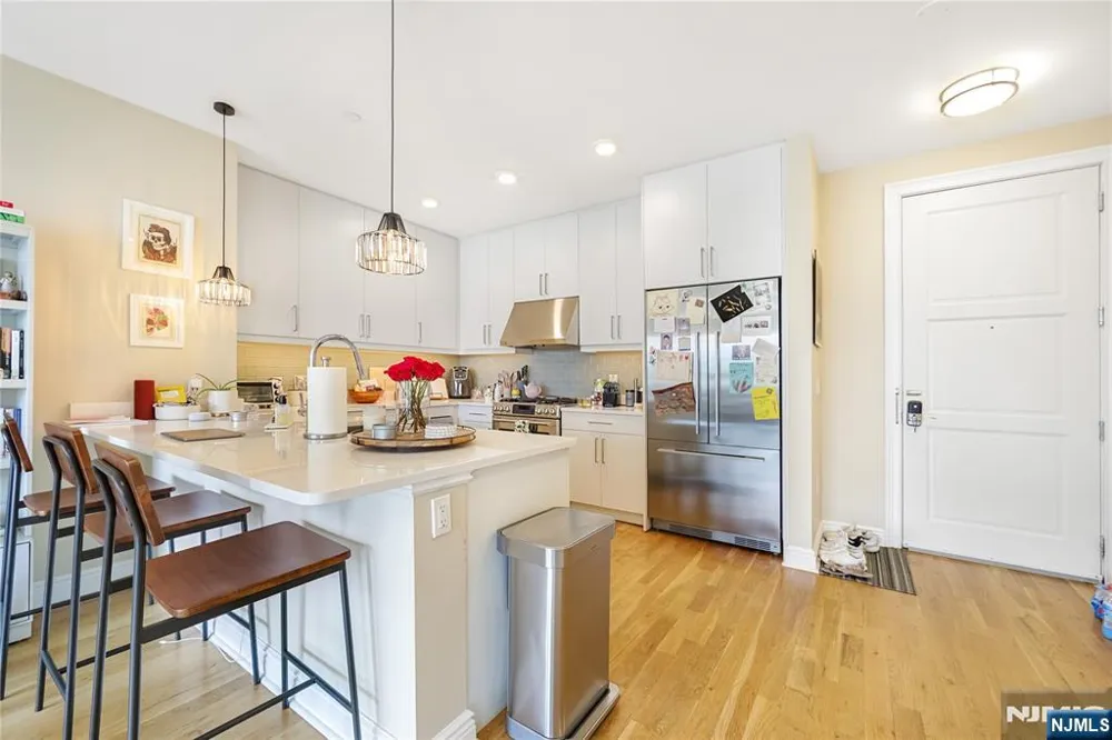 15 Somerset Lane 514 Edgewater, NJ 07020