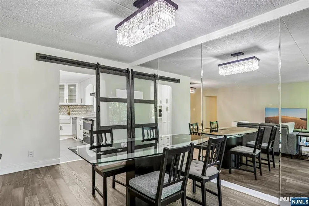 1077 River Road 211 Edgewater, NJ 07020