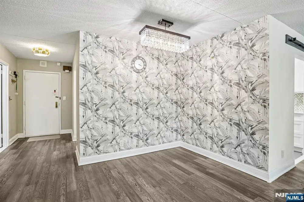 1077 River Road 211 Edgewater, NJ 07020