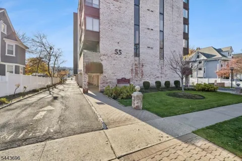55 Clinton Pl #510 Unit 510