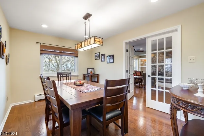 21 Foxwood Dr Morris Plains, NJ 07950