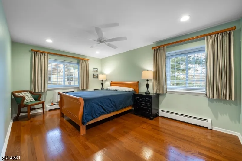 21 Foxwood Dr Morris Plains, NJ 07950