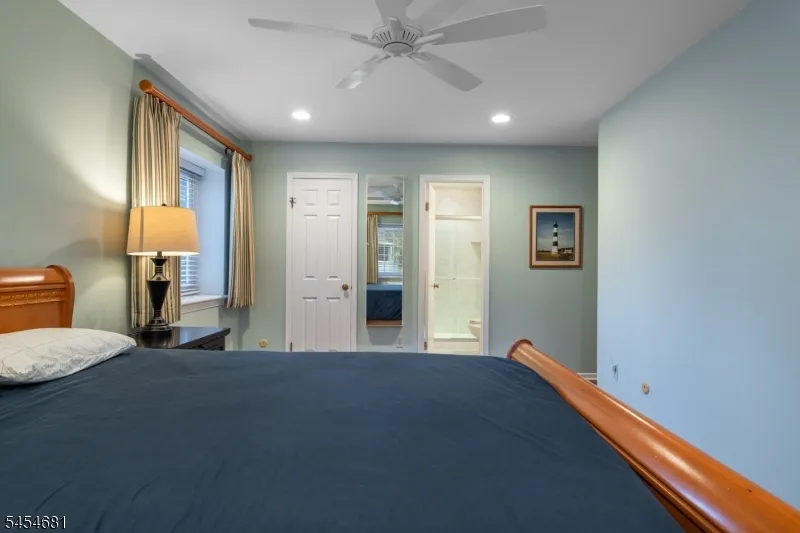 21 Foxwood Dr Morris Plains, NJ 07950