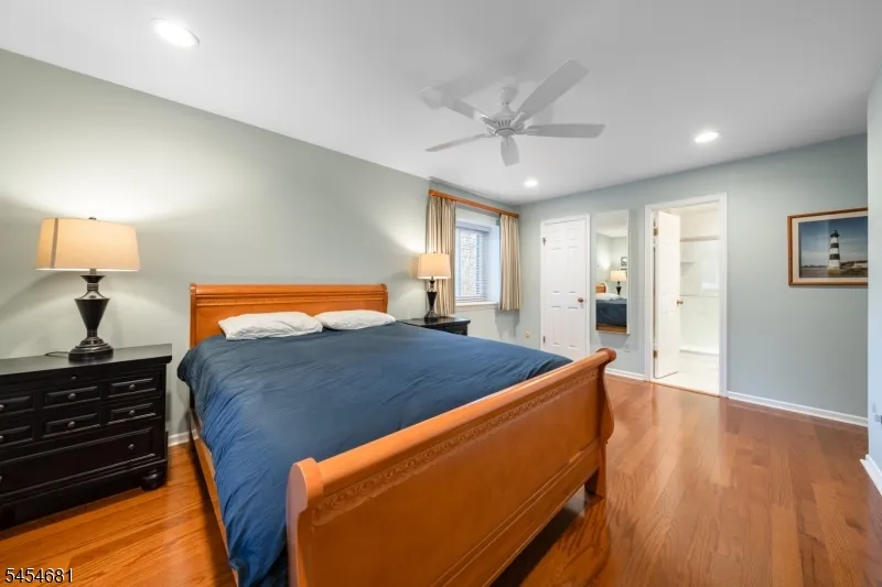 21 Foxwood Dr Morris Plains, NJ 07950