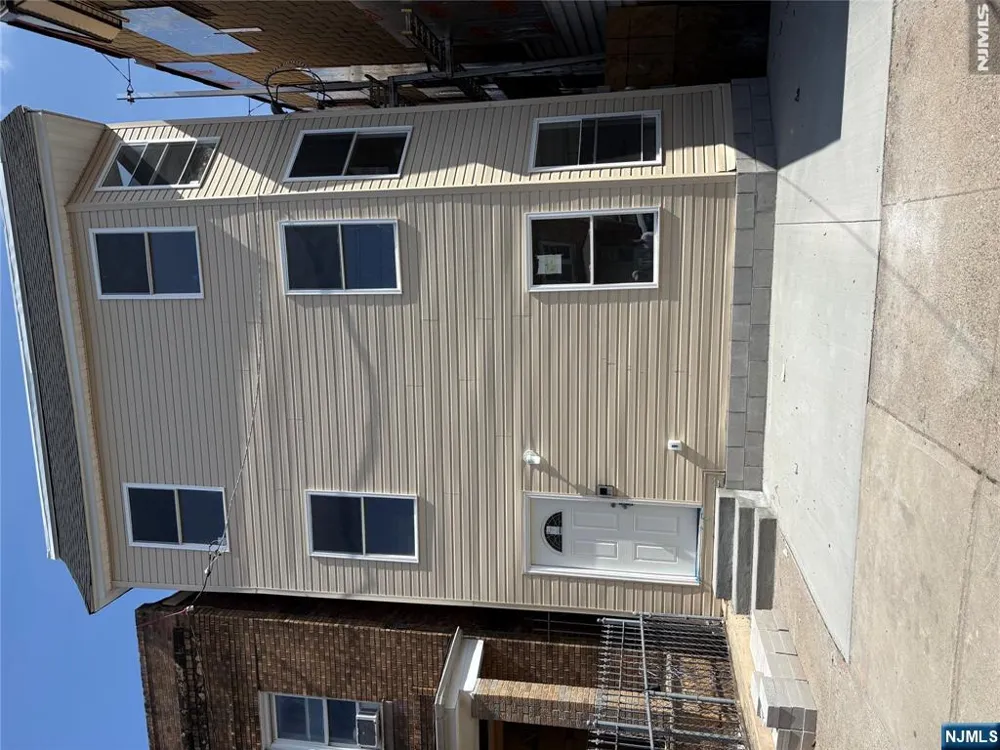 479 N 6th Street 1 Newark, NJ 07107