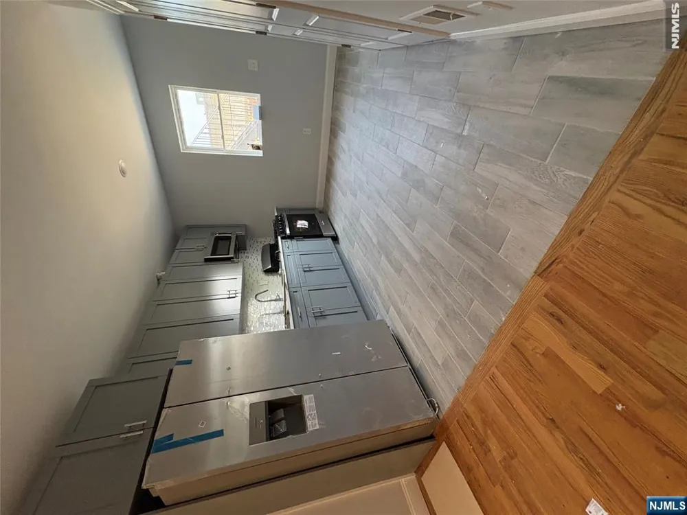 479 N 6th Street 1 Newark, NJ 07107