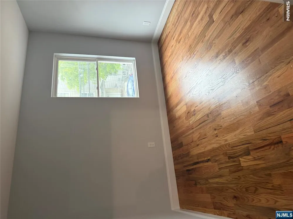 479 N 6th Street 1 Newark, NJ 07107