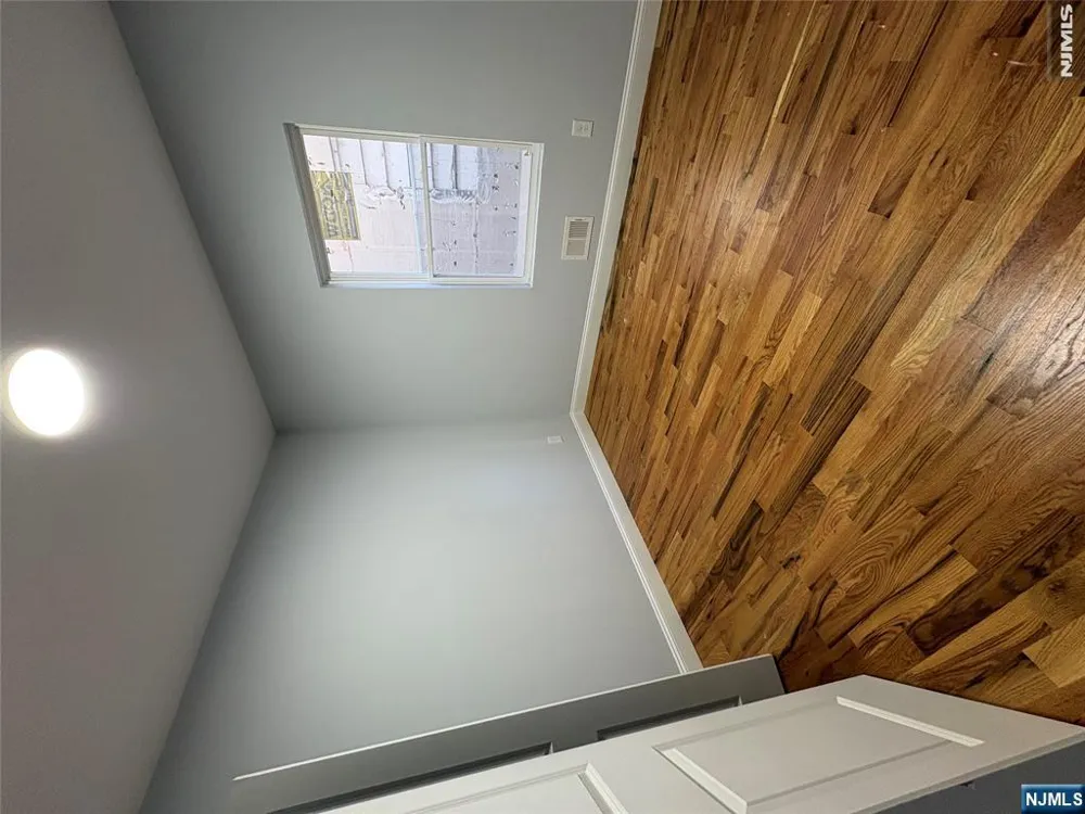 479 N 6th Street 1 Newark, NJ 07107