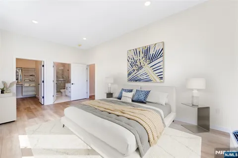 51 Queen Anne Road 405