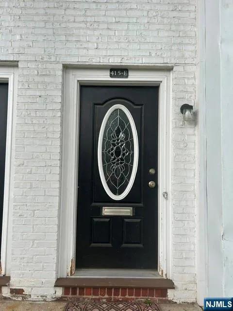 415 Ridge Road E