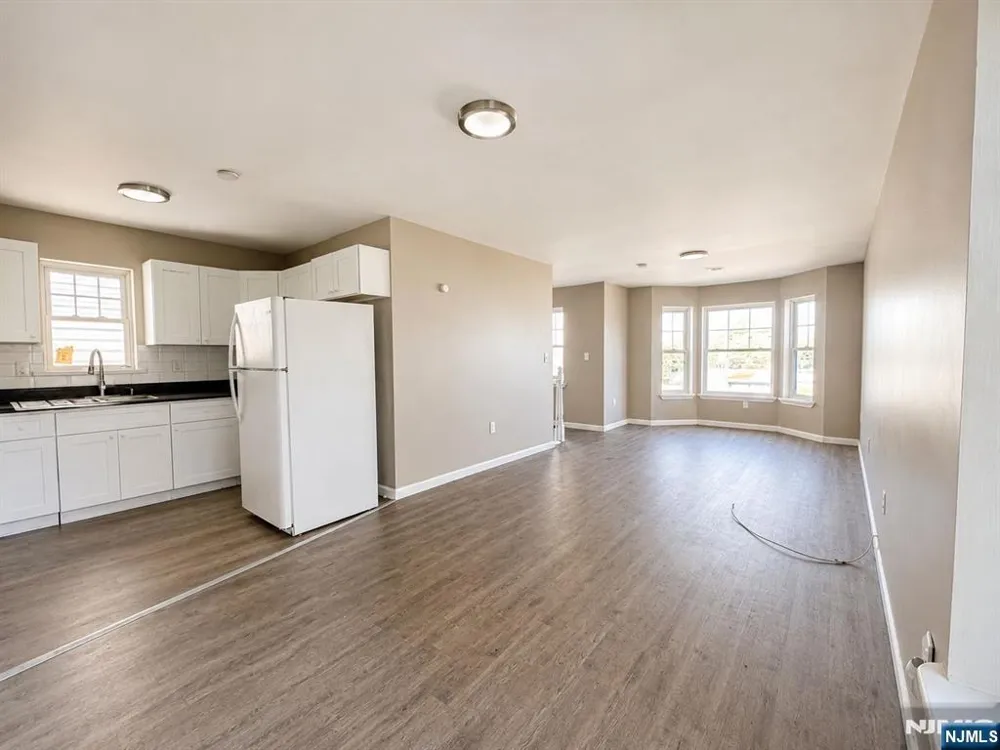 242 Graham Avenue Paterson, NJ 07501