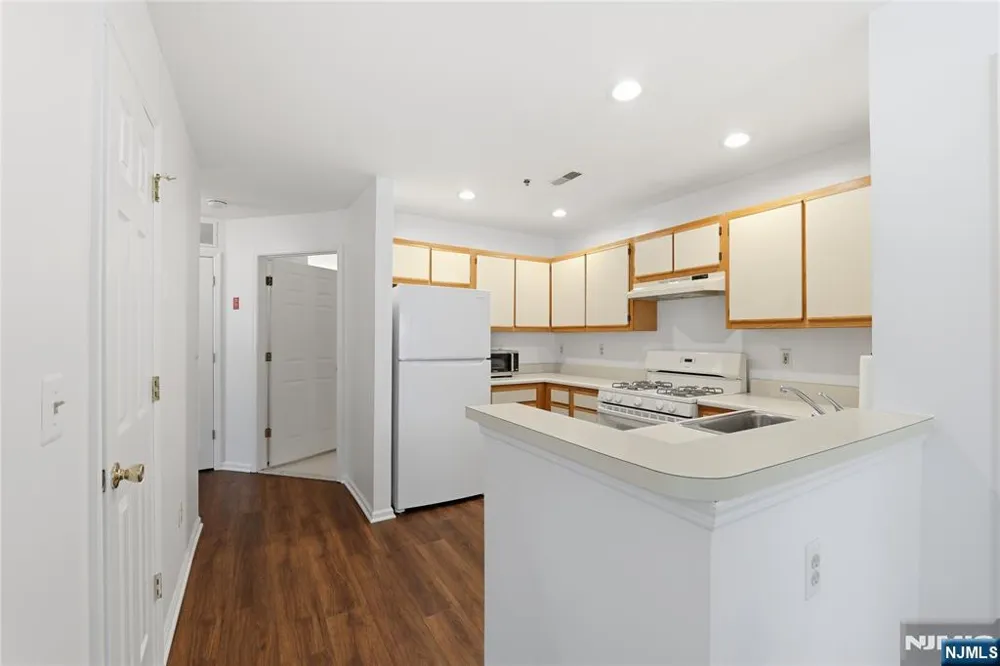 5301 Tudor Drive Pequannock Township, NJ 07444