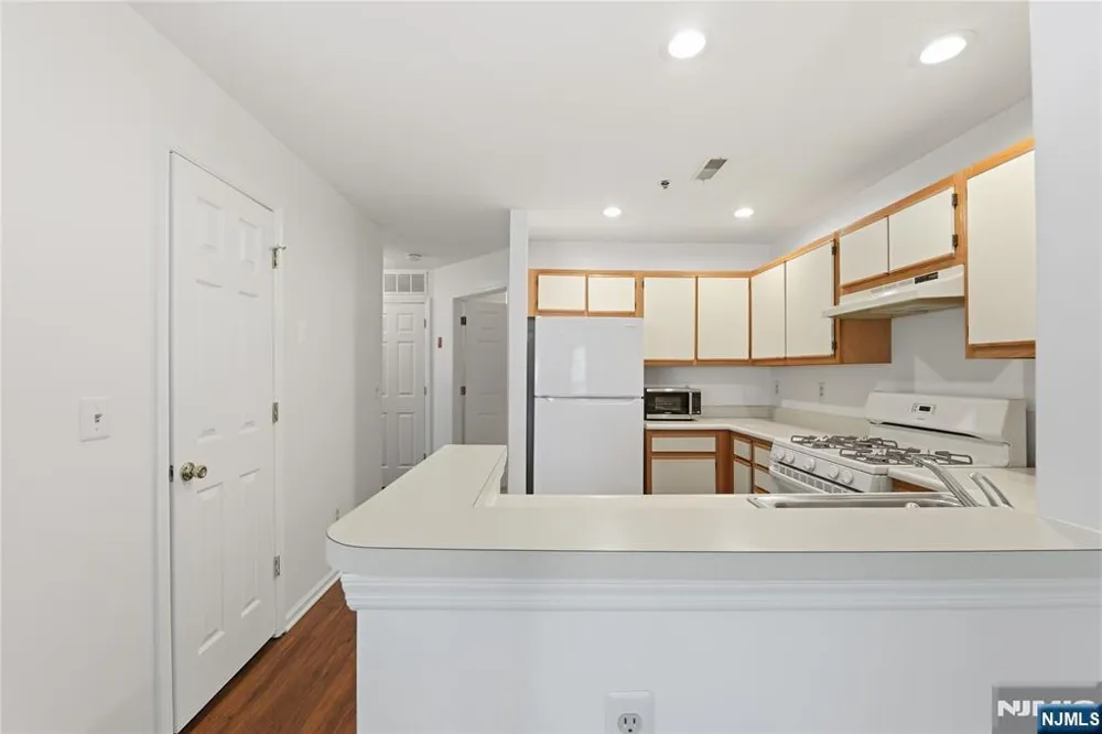 5301 Tudor Drive Pequannock Township, NJ 07444
