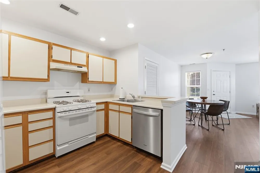 5301 Tudor Drive Pequannock Township, NJ 07444