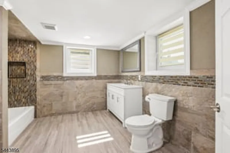 50 Lincoln Pl Waldwick, NJ 07463