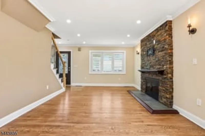 50 Lincoln Pl Waldwick, NJ 07463