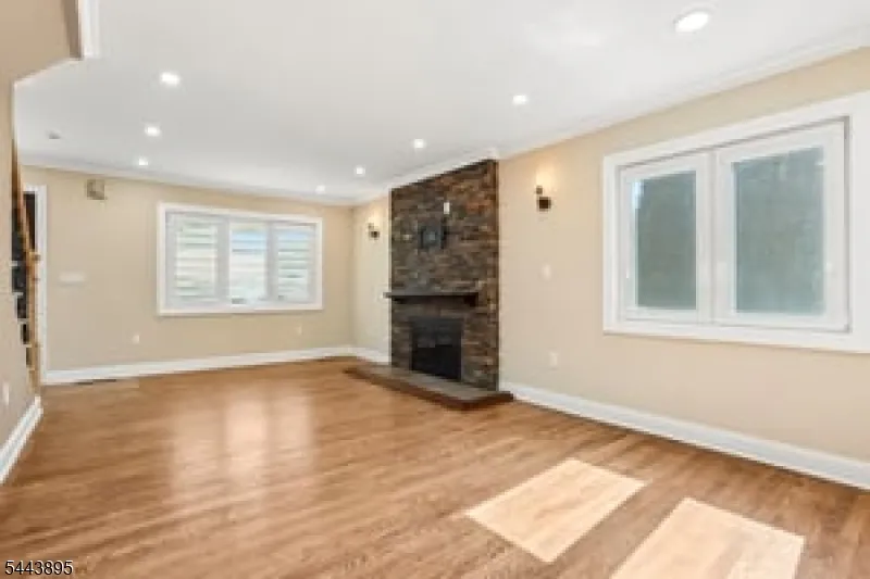 50 Lincoln Pl Waldwick, NJ 07463