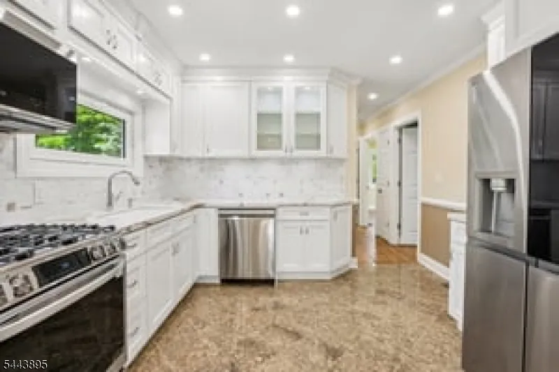 50 Lincoln Pl Waldwick, NJ 07463