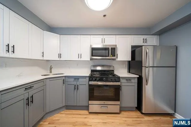 9 Park Avenue 2A Rutherford, NJ 07070