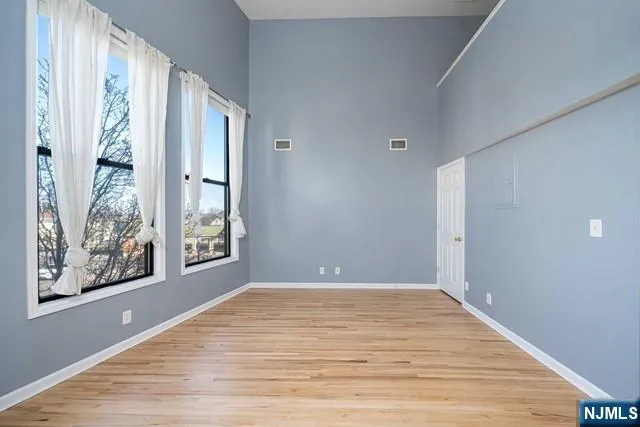 9 Park Avenue 2A Rutherford, NJ 07070