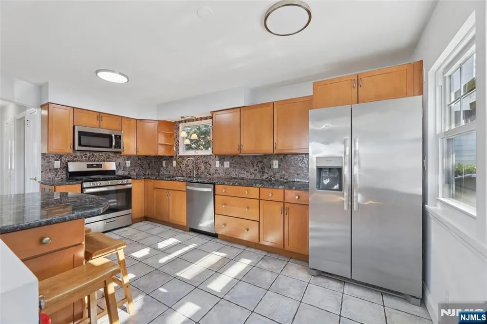 51 Day Avenue Tenafly, NJ 07670