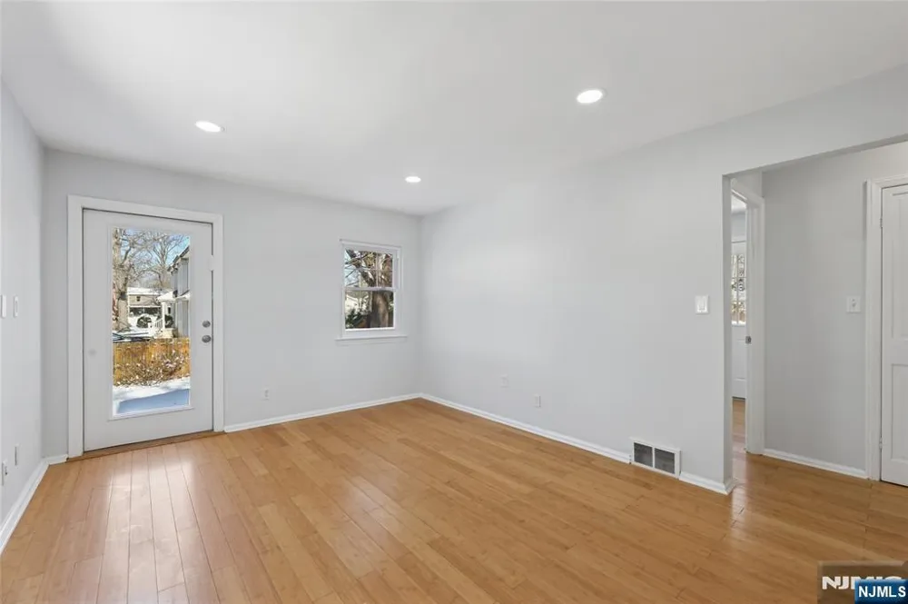 51 Day Avenue Tenafly, NJ 07670