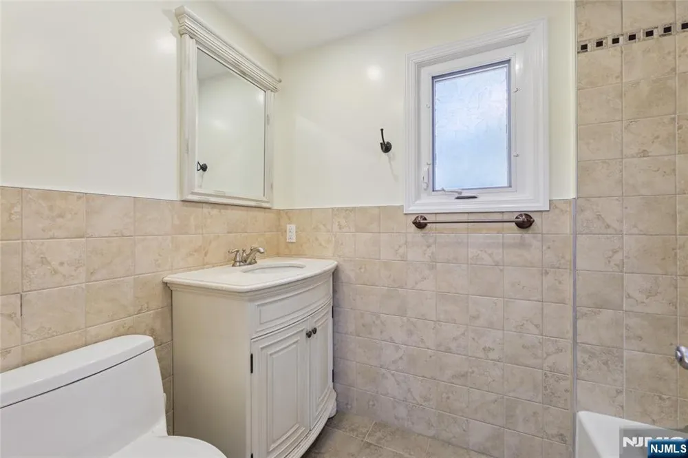 51 Day Avenue Tenafly, NJ 07670