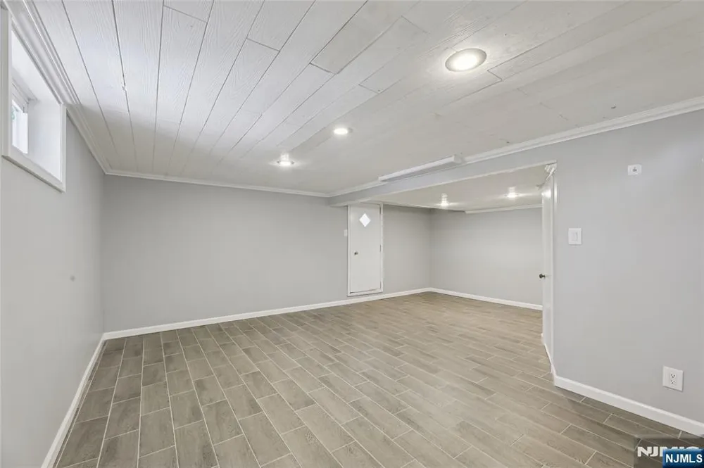 51 Day Avenue Tenafly, NJ 07670