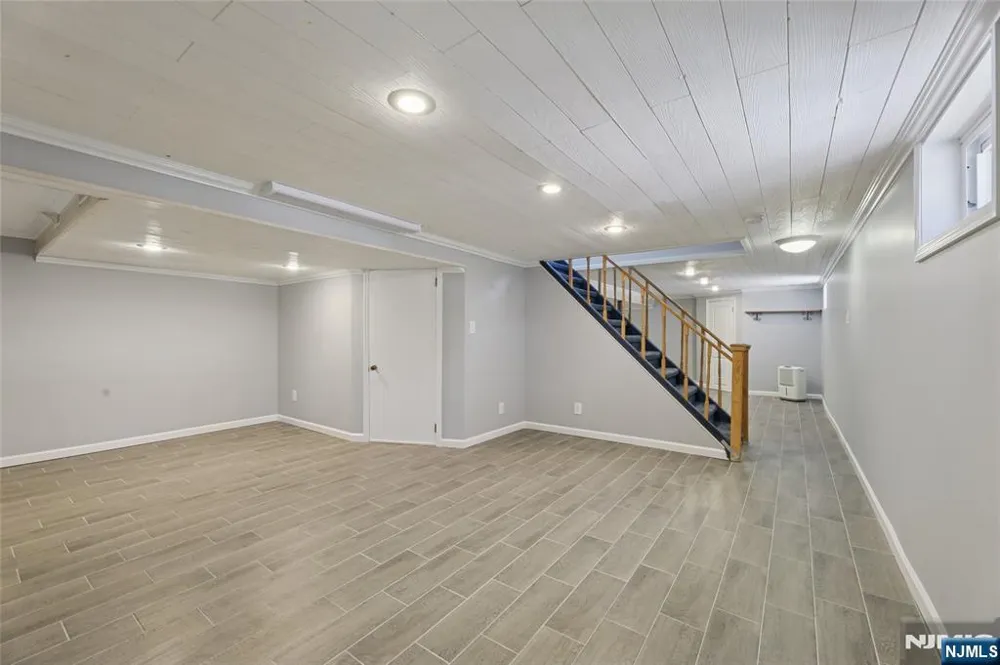 51 Day Avenue Tenafly, NJ 07670