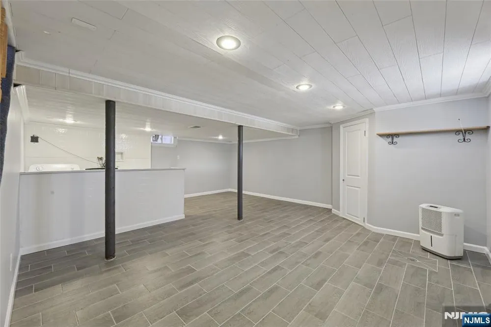 51 Day Avenue Tenafly, NJ 07670