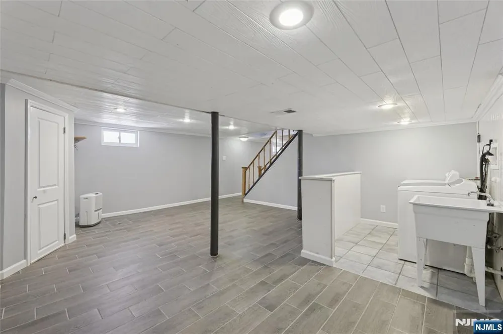 51 Day Avenue Tenafly, NJ 07670
